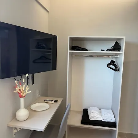 Ladadika Urban #3 *