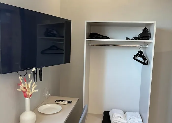 Ladadika Urban #3 *